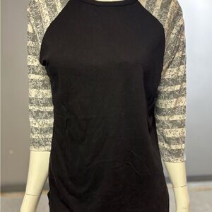 Black and Gray LuLaRoe Randy. Size L